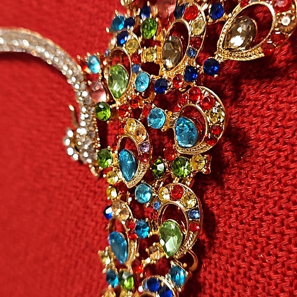 Multicolor rhinestone peacock statement necklace goldtone dazzling jewels NWOT - Picture 9 of 9
